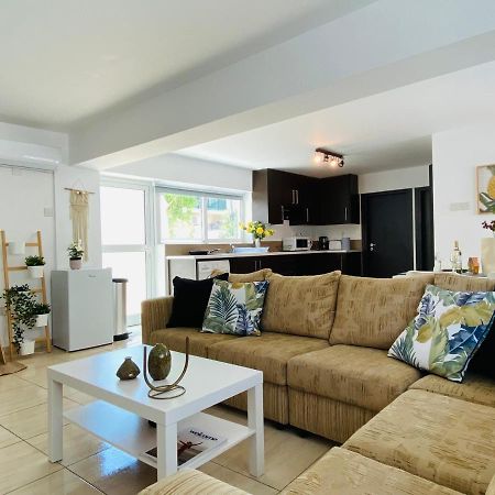 Serena'S 2-Br Apartment In Lárnaka Kültér fotó
