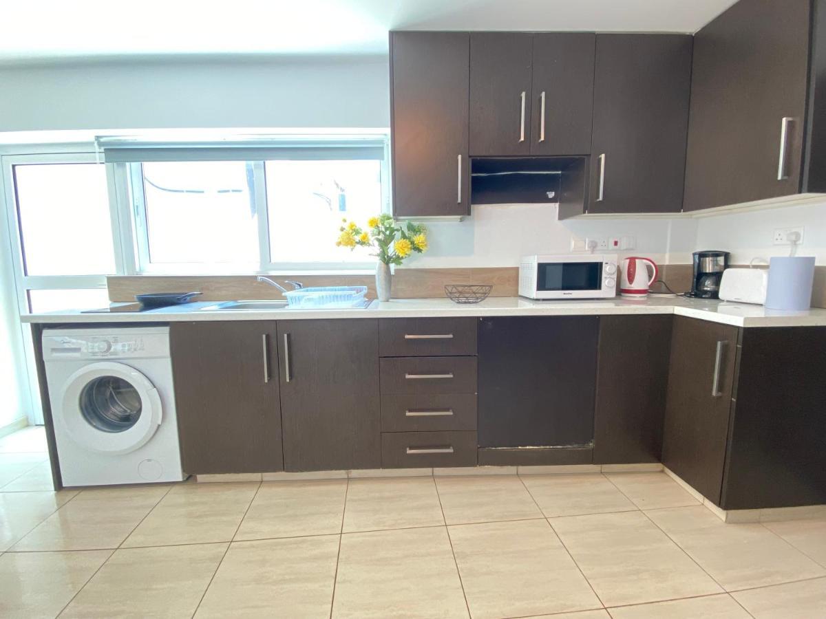 Serena'S 2-Br Apartment In Lárnaka Kültér fotó